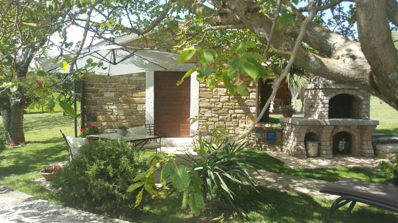 Studio apartman Cami - Cottage with a soul Gračišće Esterno foto