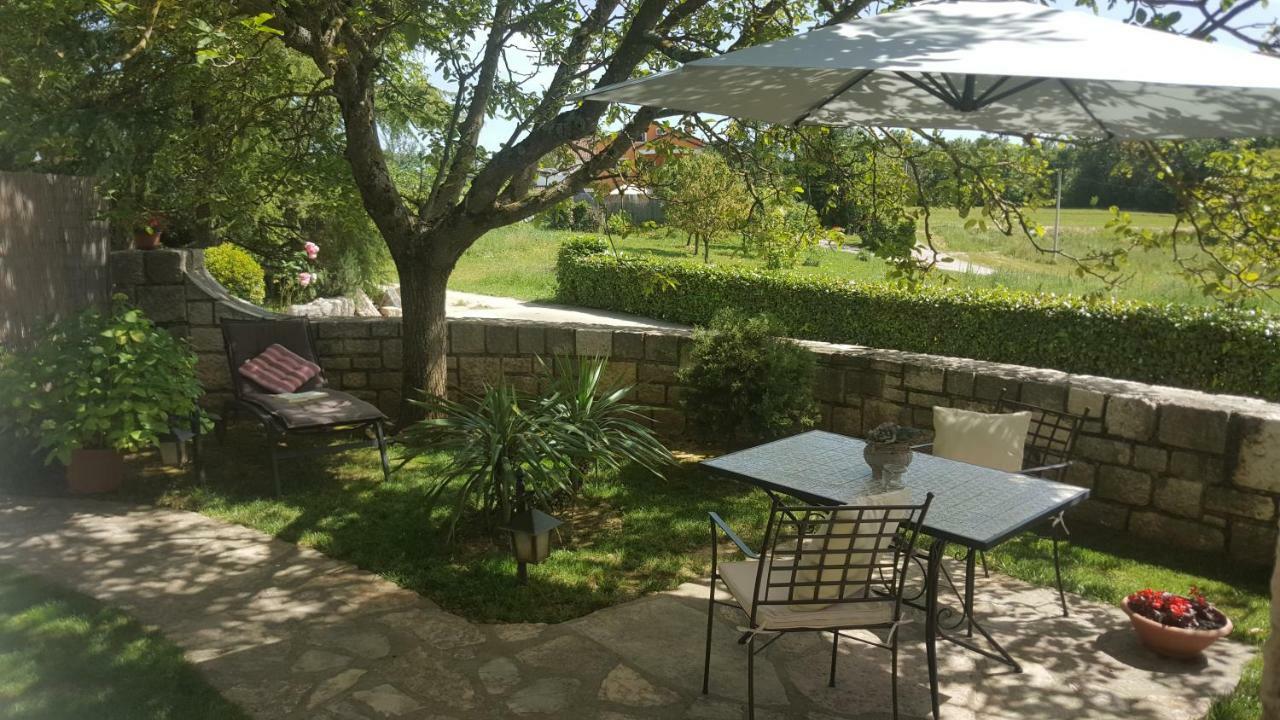 Studio apartman Cami - Cottage with a soul Gračišće Esterno foto